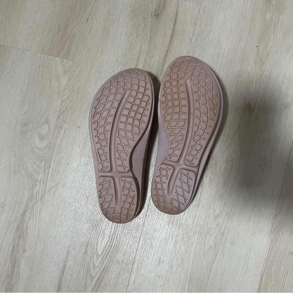 OOFOS Women's Light Purple Sandals - Picture 2 of 3